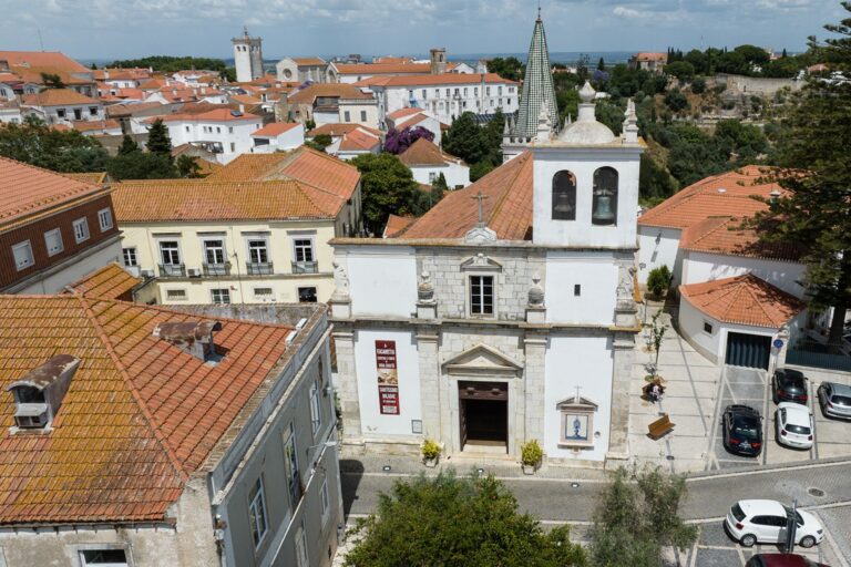 igreja do santissimo milagre capa 1 Santarém administração de condomínios em santarém