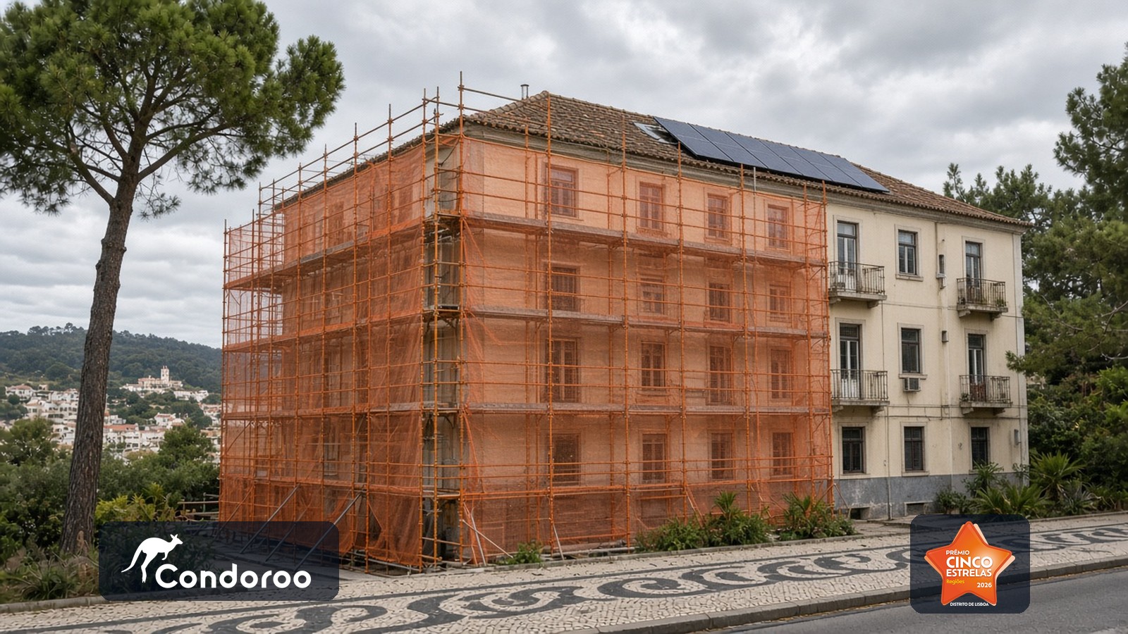 Prédio de condomínio em reabilitação em Sintra