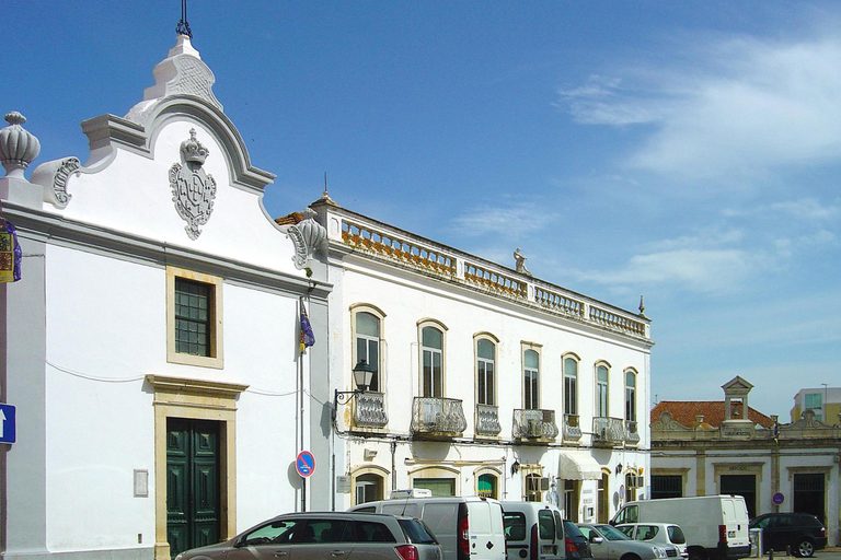 lagoa 3 768x512 1 Condominium management in Lagoa condominium management in Lagoa – Lagoa town centre square and parish church