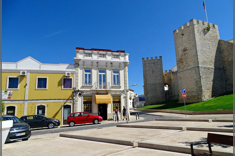 loule 3 768x512 1 Condominium management in Loulé condominium management in Loulé – street near the castle in the town centre